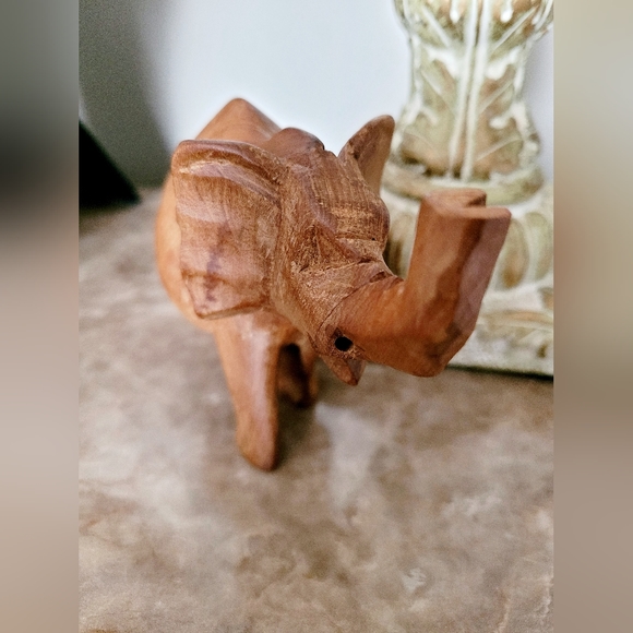 Wood Elephant Hand Carved Teak Figure Decoration Made in Kenya 6"× 3.5" - Picture 7 of 12